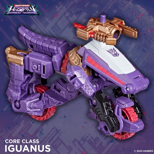 First Look Transformers Legacy Iguanus & Skywarp Official Image  (2 of 6)